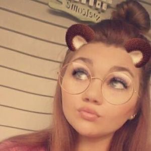 Meet your Posher, Brooke